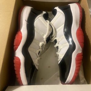Air Jordan 11 Retro Low Concord Bred